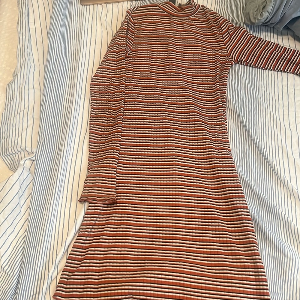 I am selling an orange dress from primark, very comfortable for winter